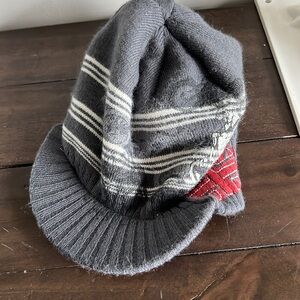 Grey hat
